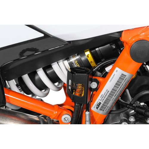 01-372-5031-0 Schutz Bremsfluessigkeitsbehaelter, hinten schwarz fuer KTM 890 Adv/ Adv R/ 790 Adv / Adv R/ 1290 S Adv (2021-)/Husqvarna Norden 901/ Aprilia Tuareg 660
